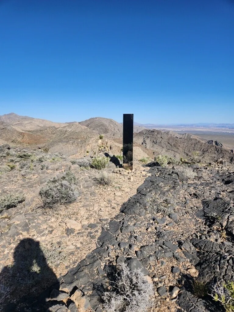 Monolith with shadow