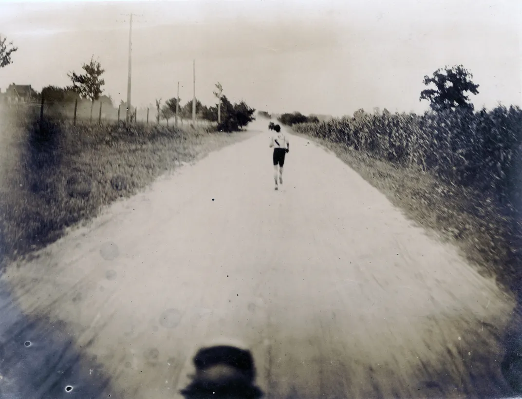 Hicks at the 20-mile mark