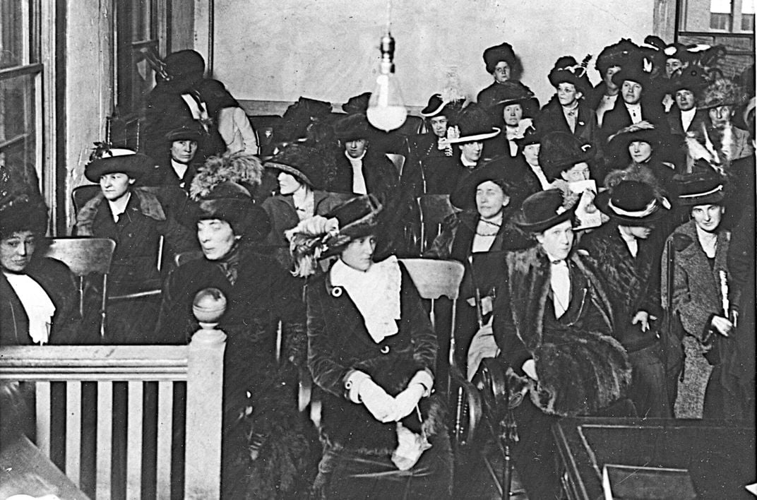 Women registering for jury duty in Portland in 1912