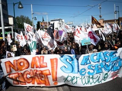 On April 25, protesters demonstrate against Venice&#39;s new day-tripper tax.