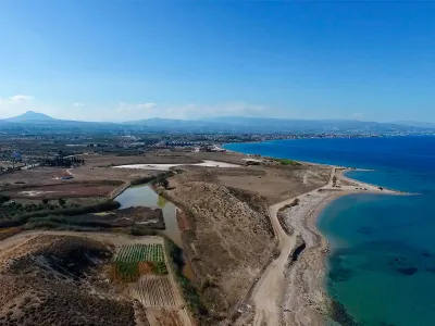 About halfway between the Greek cities of Corinth and Lechaio, the area around Corinth&rsquo;s ancient port is tectonically active. That makes the area even more scientifically precious. While many archaeological sites from millennia ago have sunk beneath rising seas, centuries of tectonic uplift have preserved this spot. Parts of the ancient port now sit above sea level, including the inner harbor, where boats likely once berthed in a protected channel.